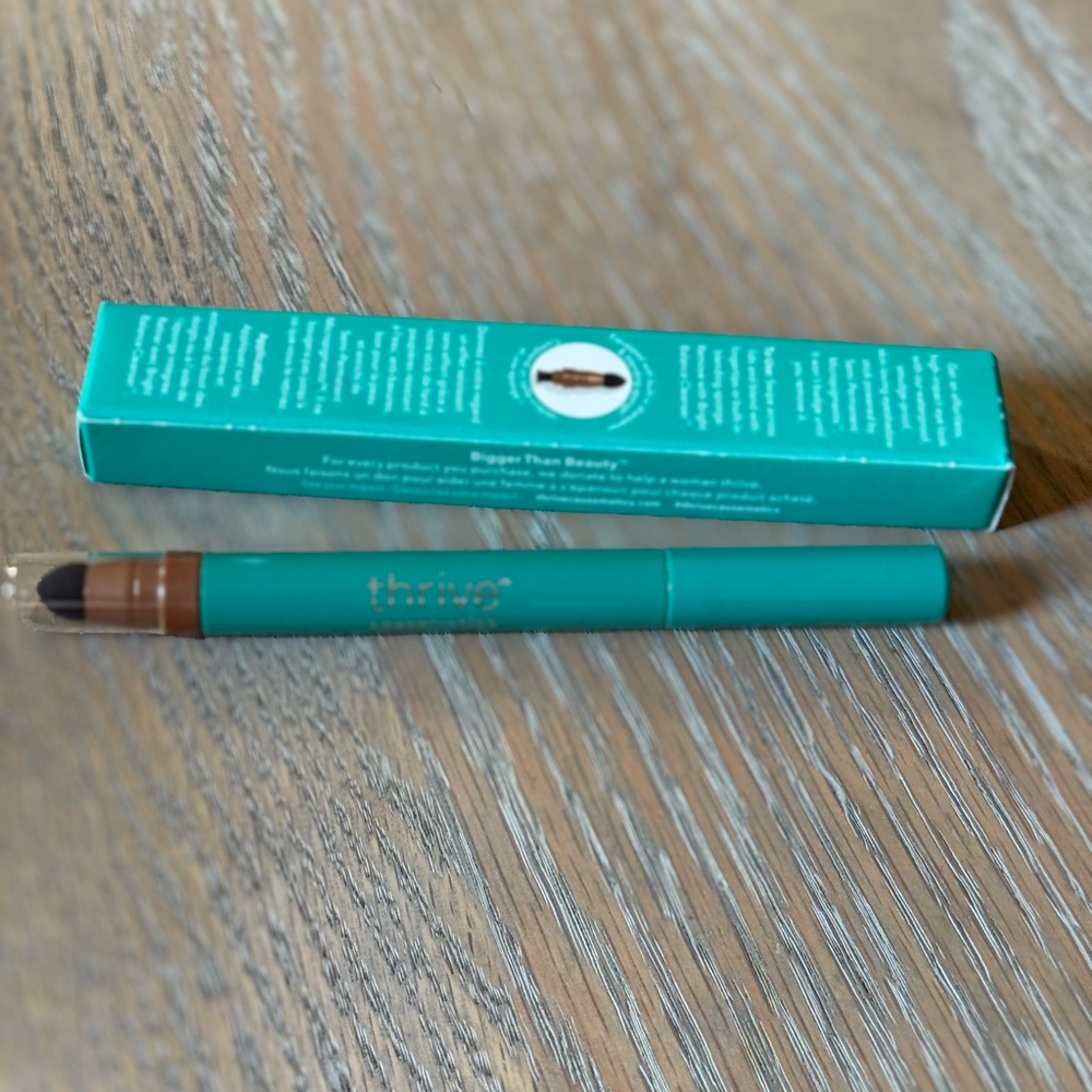 Thrive NWT Dr. Q Infinity Waterproof Eyeshadow Stick & Thrive Cosmetic Bag - Picture 4 of 8